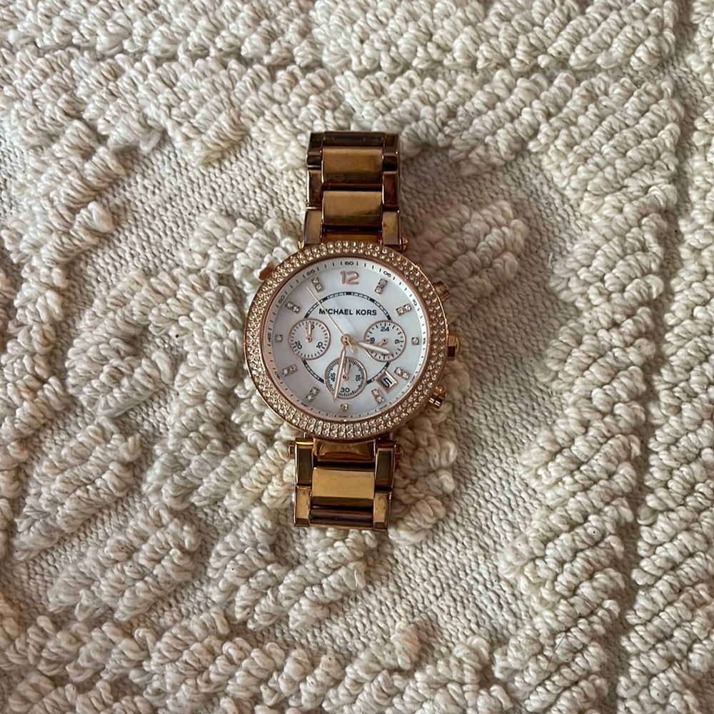 MICHAEL KORS rose gold watch